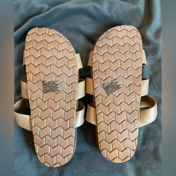 Shoedazzle Size 7 Shoes - Picture 3 of 4